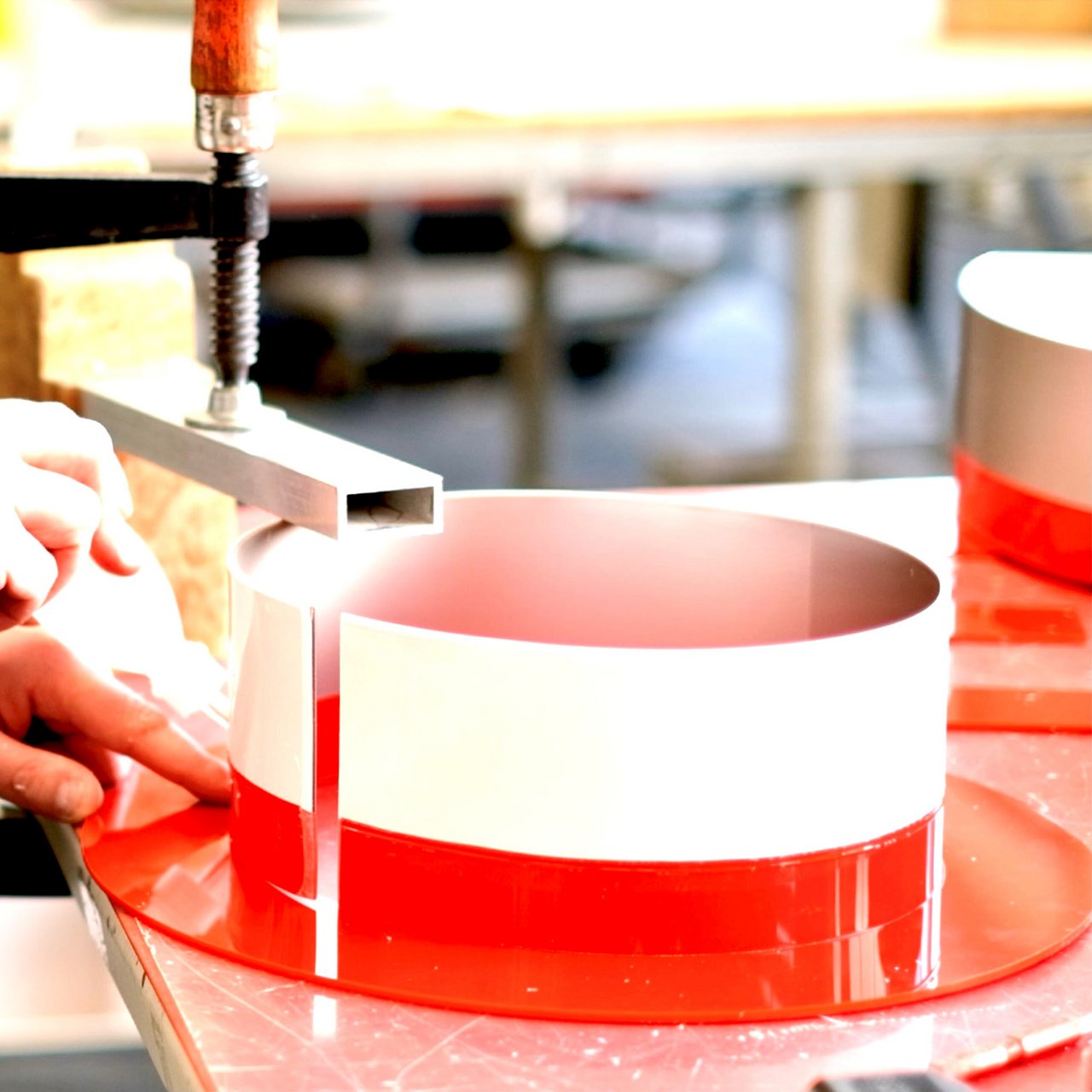 Kunststoffelement rot -weiss-rund